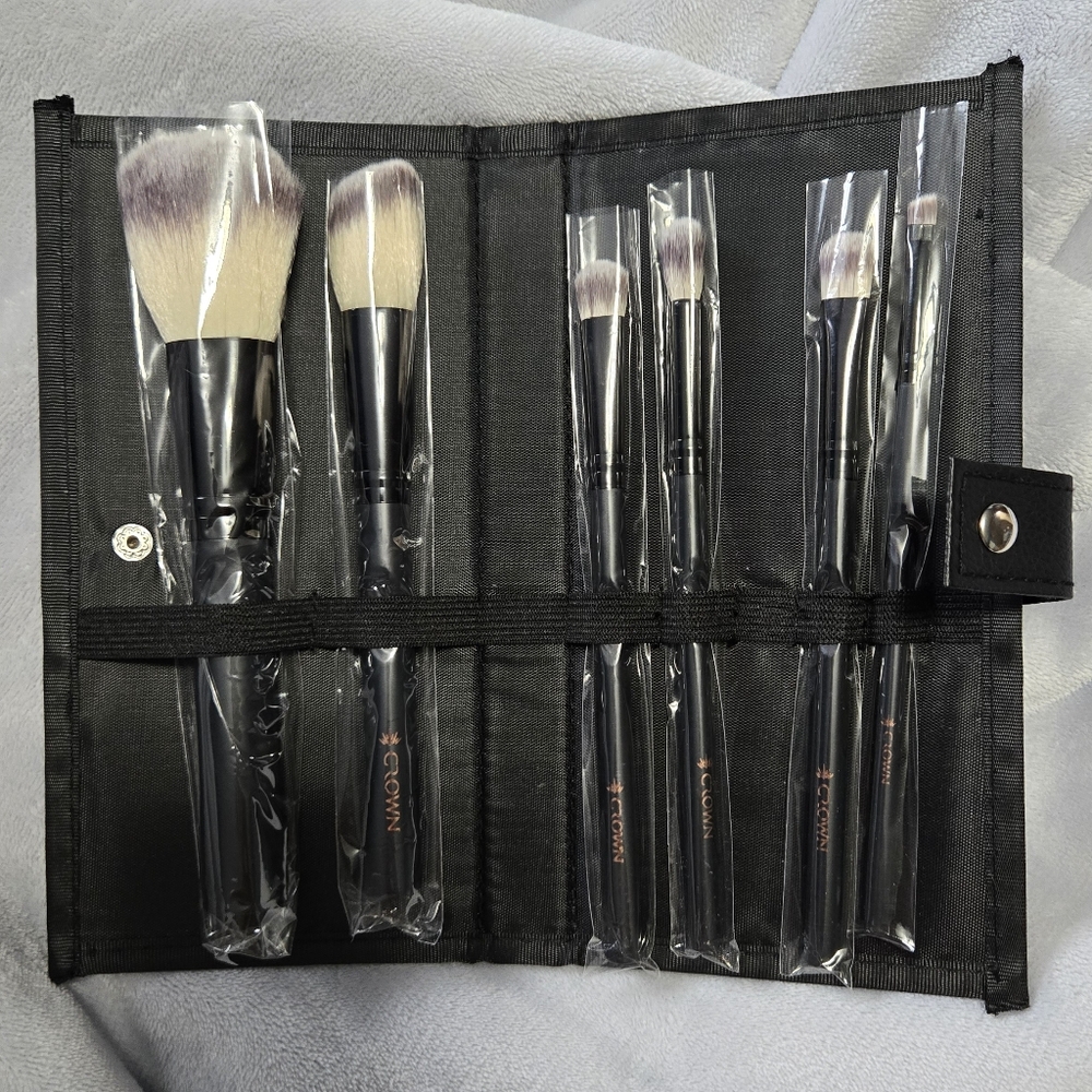 Crown Professional Black Brush Set